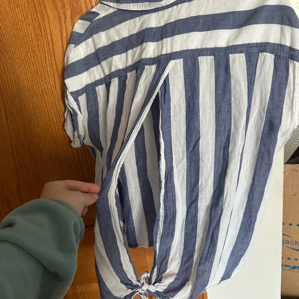 Lucky Brand Navy and White Open Back Top - Picture 3 of 4